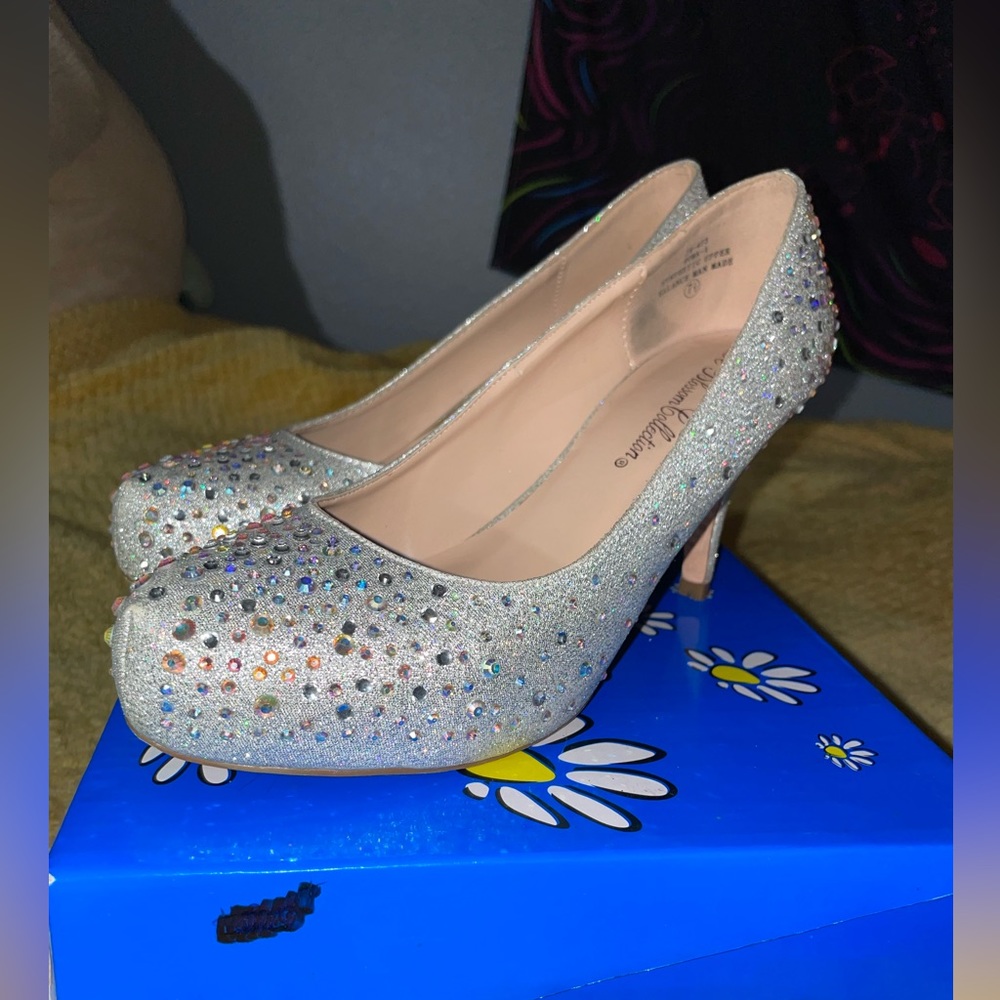 Women’s Sliver Rhinestone Heels - Picture 3 of 5